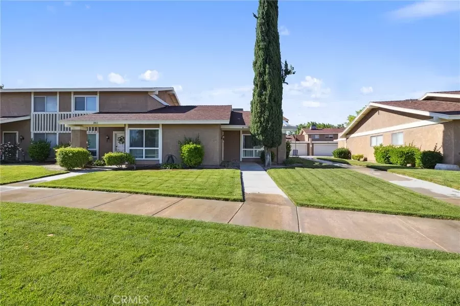 2865 W Avenue J4, Lancaster, CA 93536