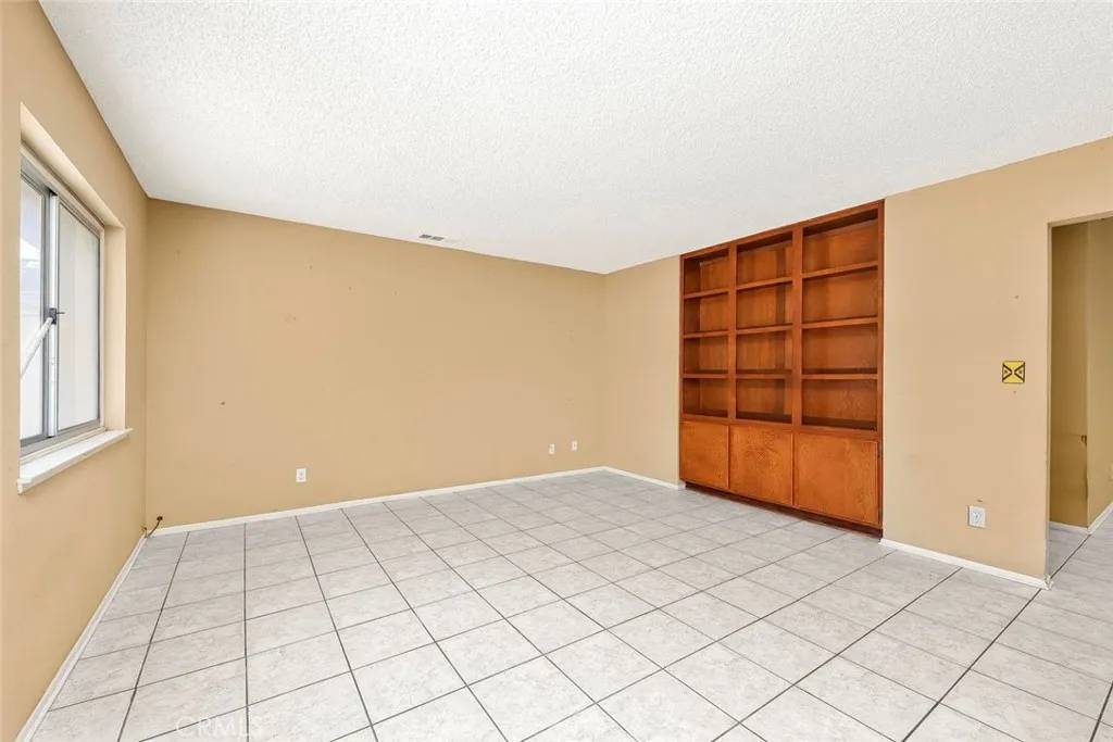 Lancaster, CA 93534,1736 W Avenue K10