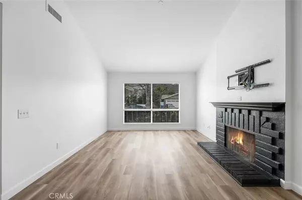 Agoura Hills, CA 91301,5453 Softwind Way