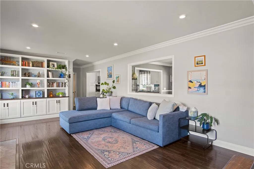 Van Nuys, CA 91406,6835 Aldea Avenue