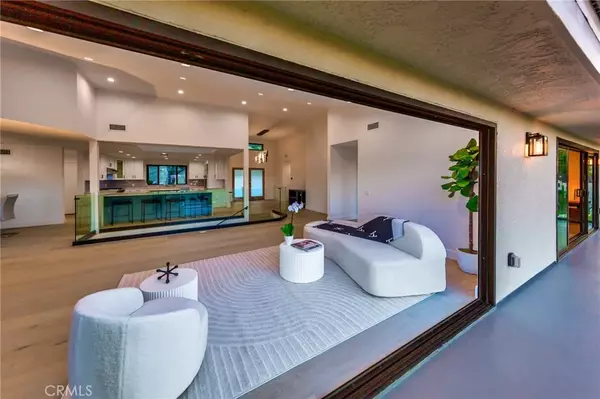 Woodland Hills, CA 91364,4976 Llano Drive