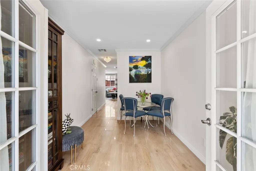 Sherman Oaks, CA 91423,13934 Magnolia Boulevard