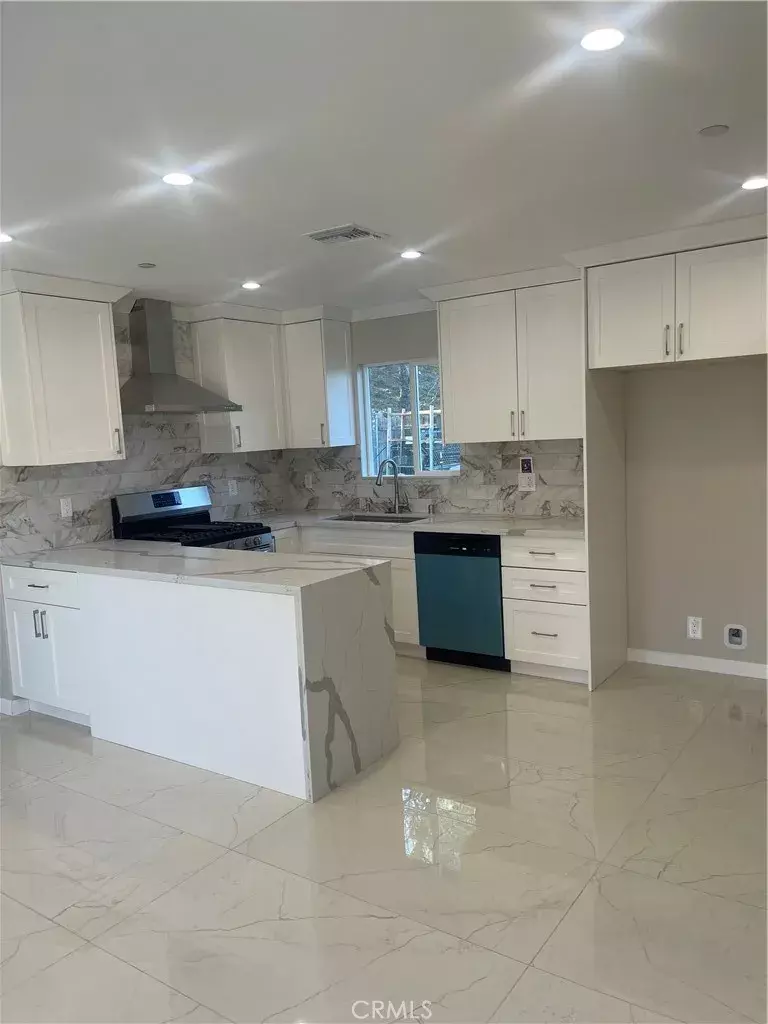 Porter Ranch, CA 91326,18706 Brasilia Drive