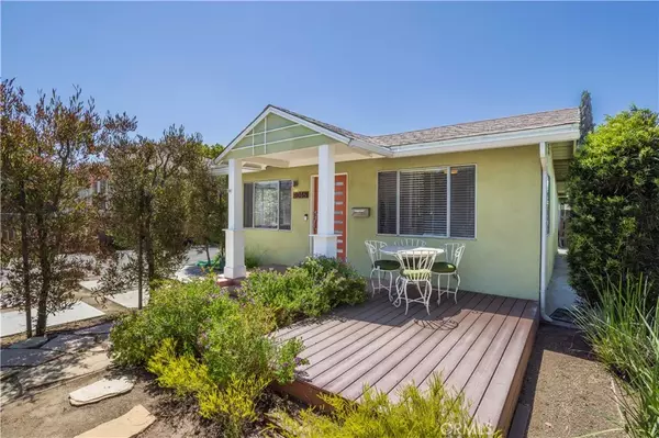 Los Angeles, CA 90039,4046 Baywood Street