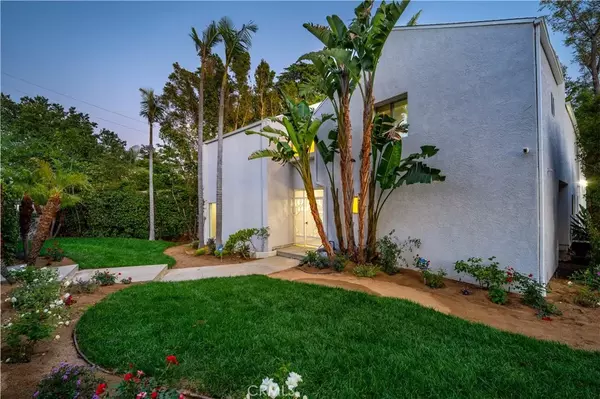 Woodland Hills, CA 91367,23246 Canzonet Street