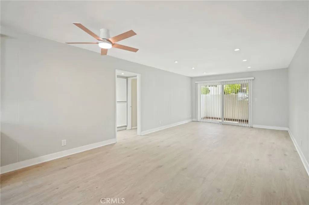 Granada Hills, CA 91344,10636 Woodley Avenue #1