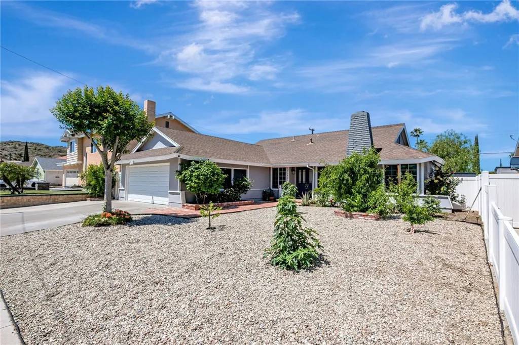 27049 Langside Avenue, Canyon Country, CA 91351