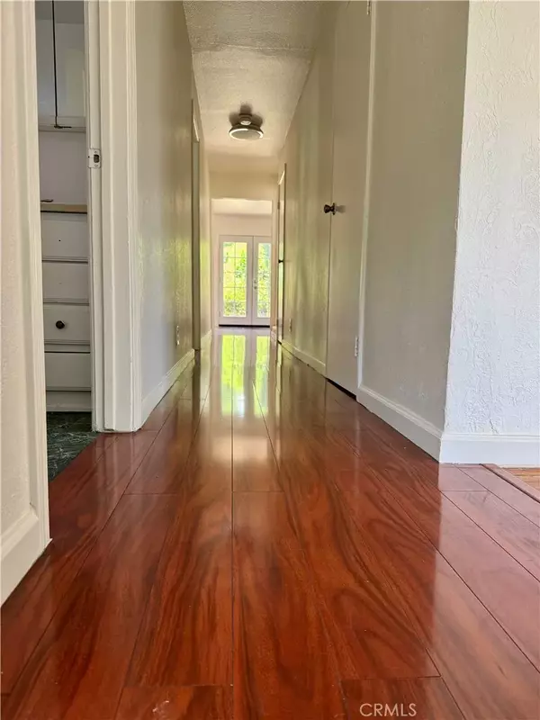 Reseda, CA 91335,7019 Chimineas Avenue