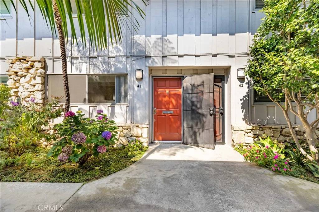 Los Angeles, CA 90066,4040 Grand View Boulevard #41
