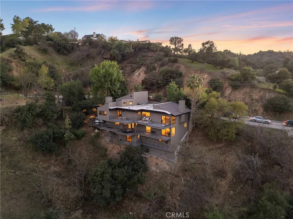 Studio City, CA 91604,3250 Coldwater Canyon Avenue