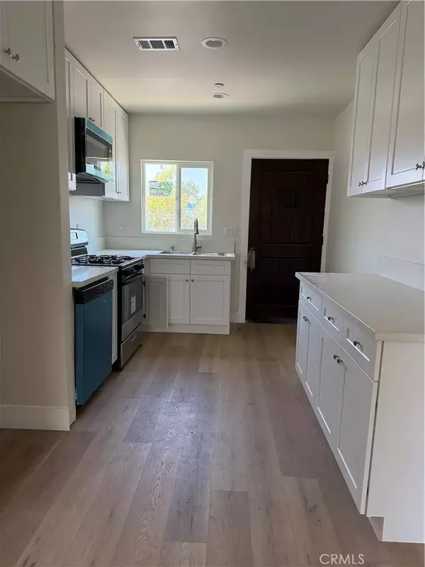 Sun Valley, CA 91352,11827 Art St