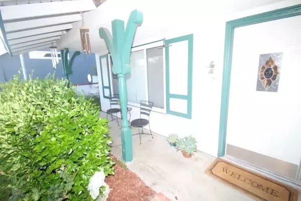 Canyon Country, CA 91351,19555 Chadway Street