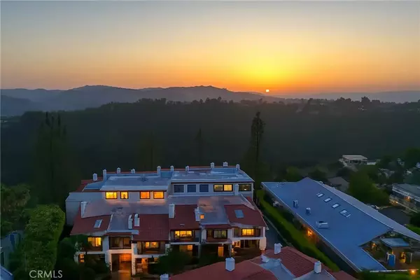 Los Angeles, CA 90077,2311 Roscomare Road #16