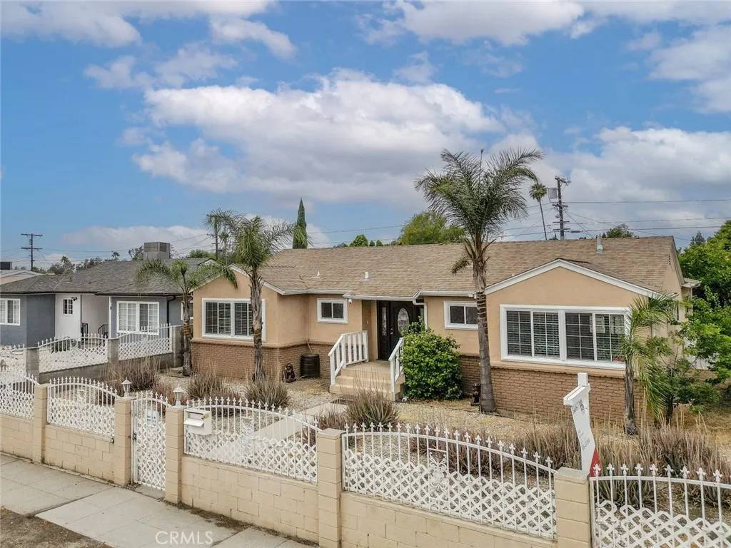 North Hollywood, CA 91605,7857 Whitsett Avenue
