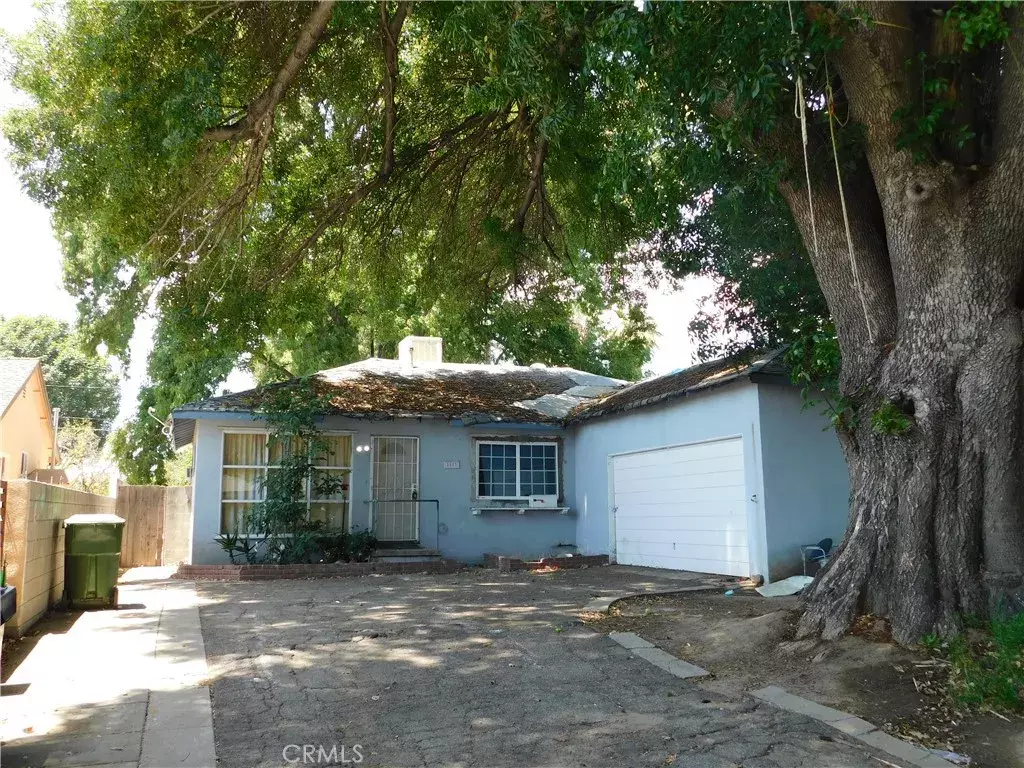 Northridge, CA 91325,8553 Chimineas Avenue