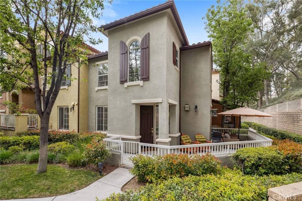 23423 Abbey Glen Place #30, Valencia, CA 91354