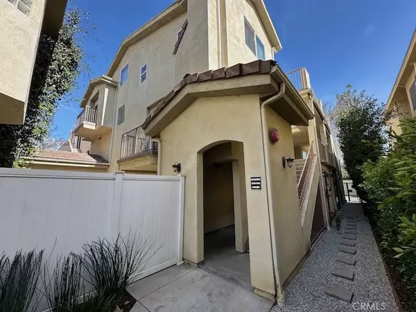 Lake Balboa, CA 91406,6446 Woodley Avenue #3