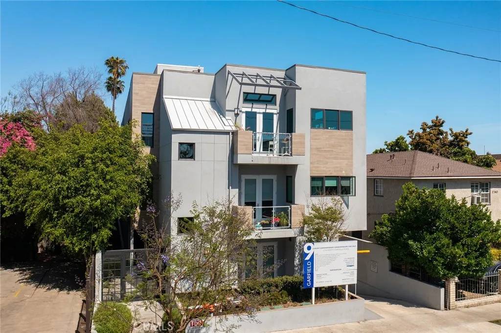 1746 Garfield Place #101, Los Angeles, CA 90028