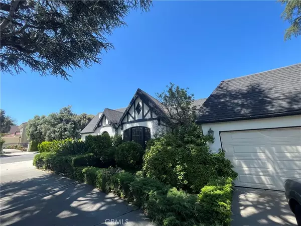 Beverly Hills, CA 90210,624 N Roxbury Drive