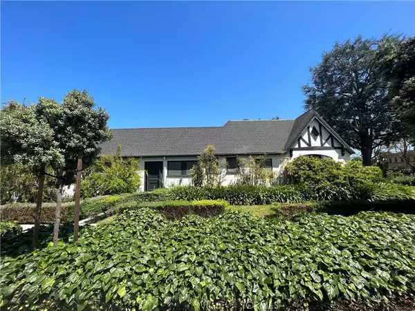 Beverly Hills, CA 90210,624 N Roxbury Drive