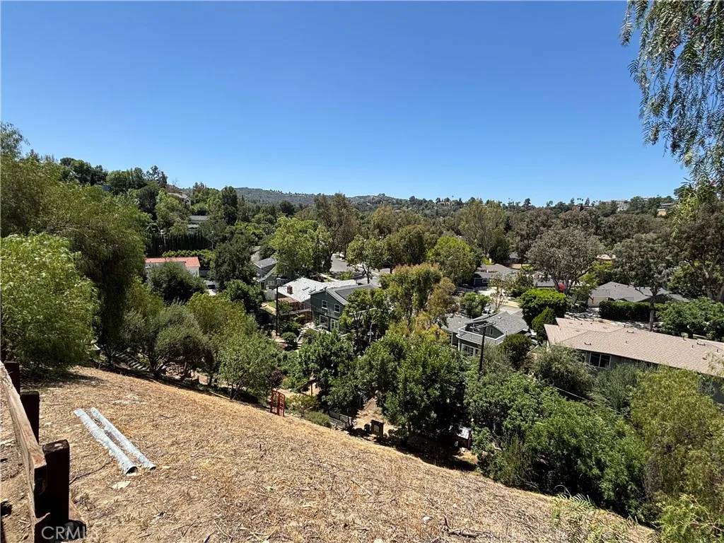 Woodland Hills, CA 91364,21115 LOPEZ