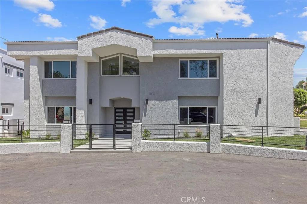 Newhall, CA 91321,23835 Bella Vista Drive