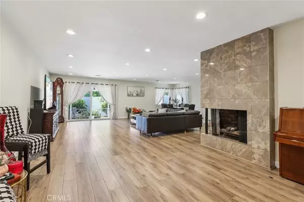 North Hollywood, CA 91605,7117 Vanscoy Avenue