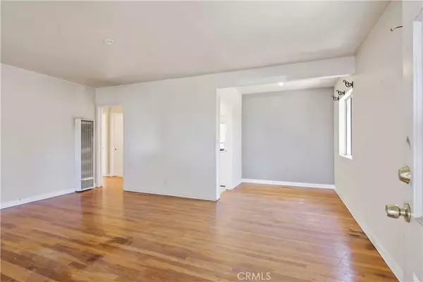 Van Nuys, CA 91411,5940 Cedros Avenue