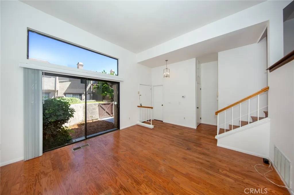 Simi Valley, CA 93065,2440 Chandler Avenue #4
