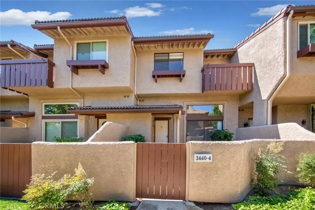 2440 Chandler Avenue #4, Simi Valley, CA 93065