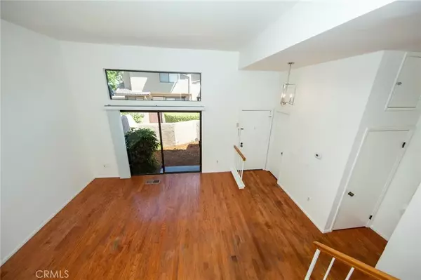 Simi Valley, CA 93065,2440 Chandler Avenue #4