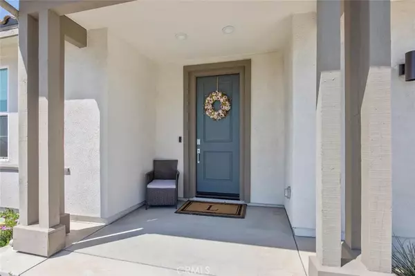 Saugus, CA 91350,18171 Hedgerow Way