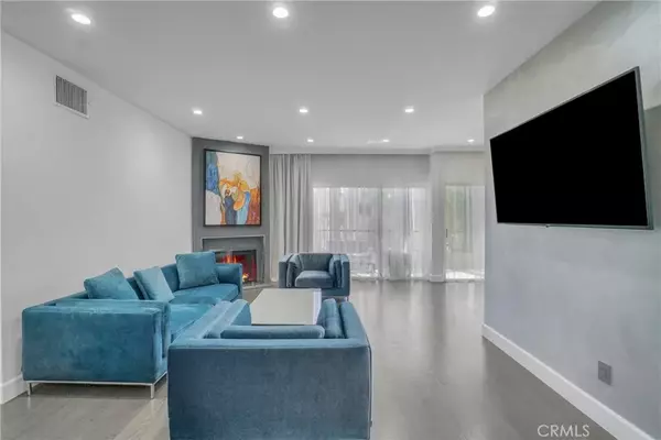 Sherman Oaks, CA 91401,14347 Albers Street #207