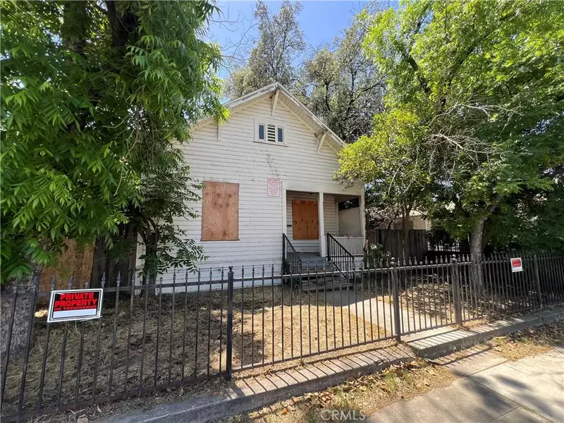2726 E Washington Avenue, Fresno, CA 93701