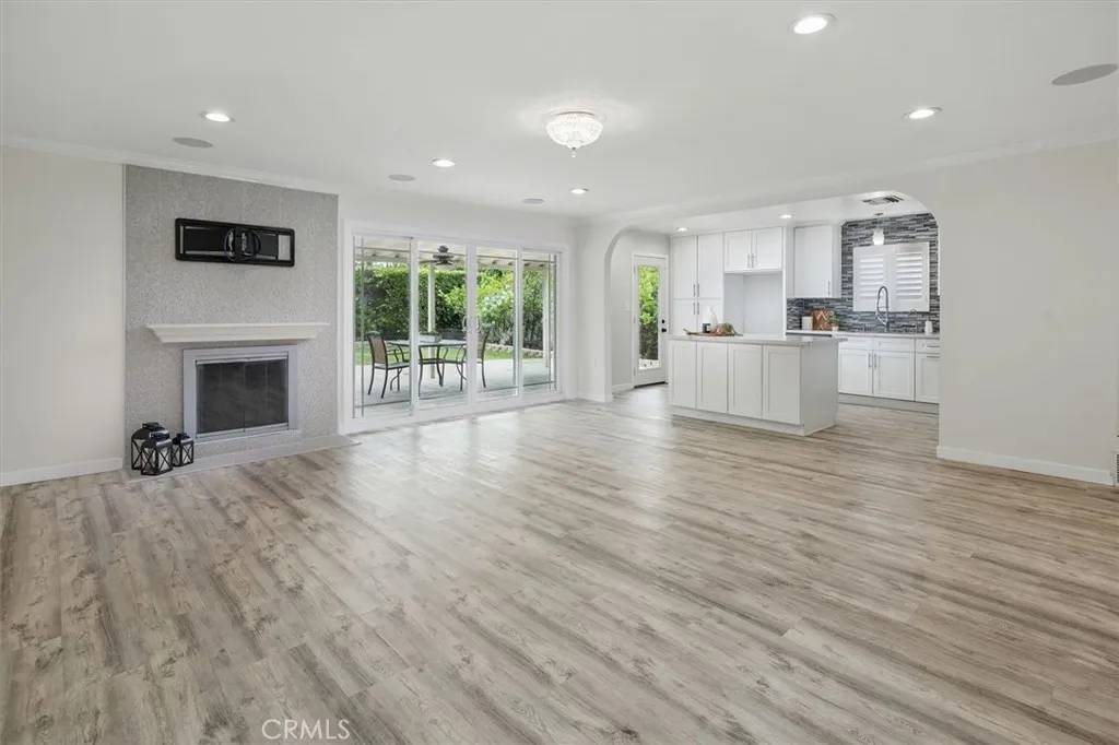 Granada Hills, CA 91344,11166 Amestoy Avenue