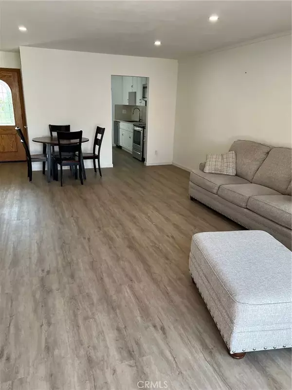 Port Hueneme, CA 93041,165 W Fiesta green