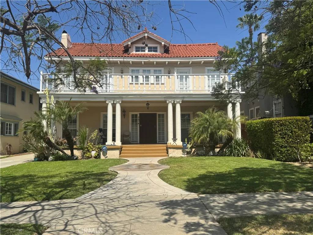 867 S Bronson Avenue, Los Angeles, CA 90005