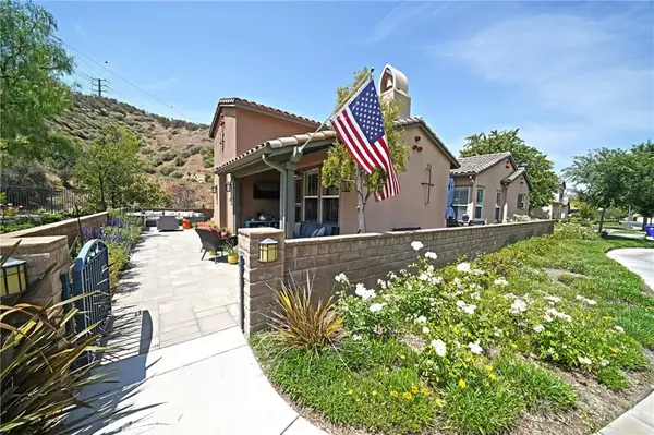 Valencia, CA 91354,27992 Green House Court