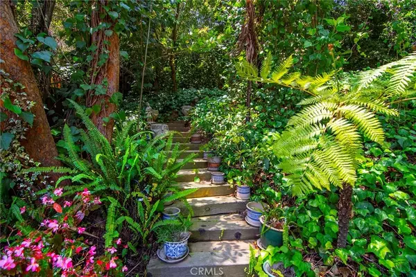 2363 Coldwater Canyon Drive, Beverly Hills, CA 90210