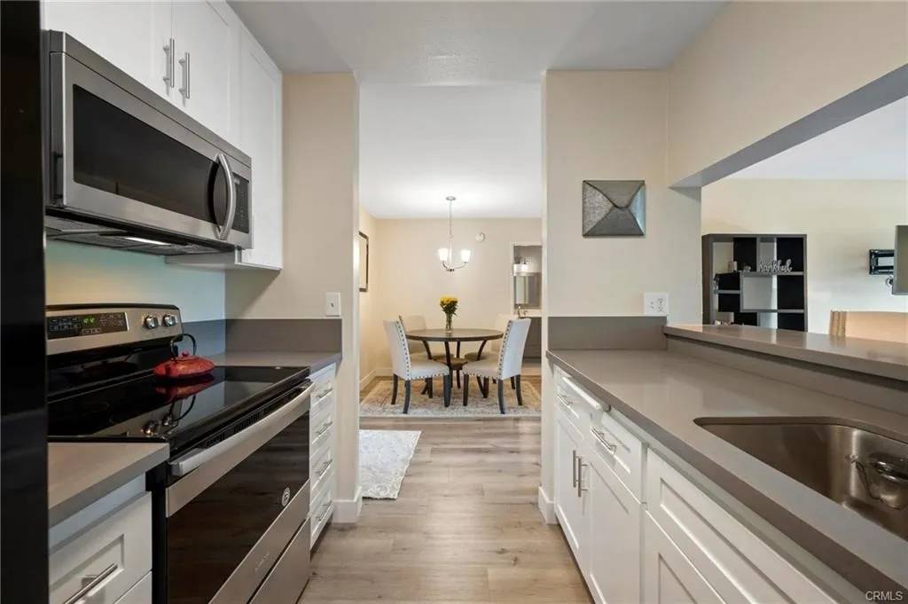 Encino, CA 91316,5460 White Oak Avenue #E118