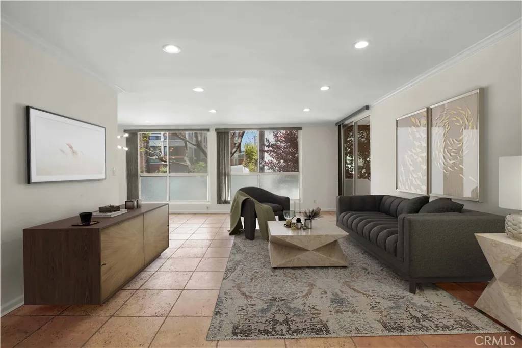Brentwood, CA 90049,11970 Montana Avenue #102