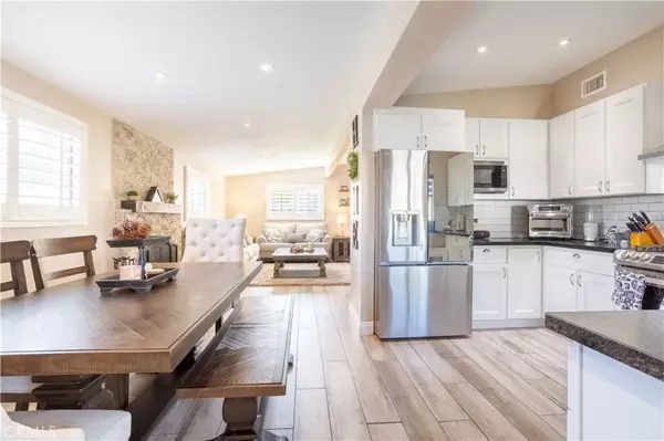 Saugus, CA 91350,27573 Santa Clarita Road