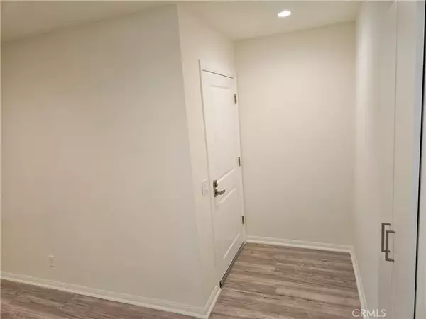 Calabasas, CA 91302,4734 Park Granada #238