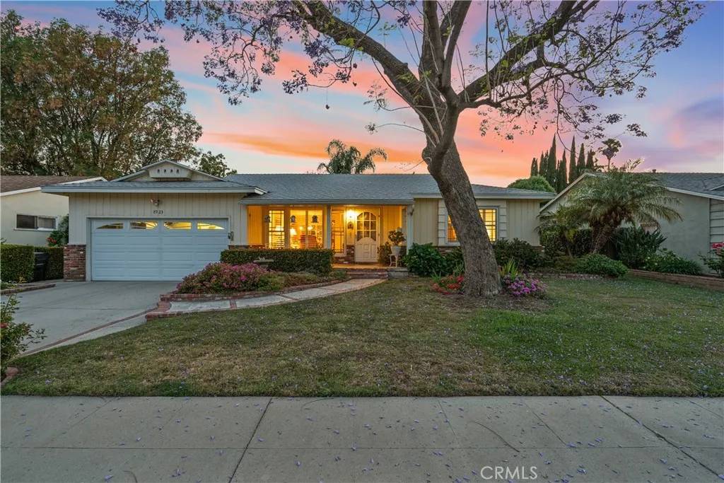 8923 Collett Avenue, North Hills, CA 91343