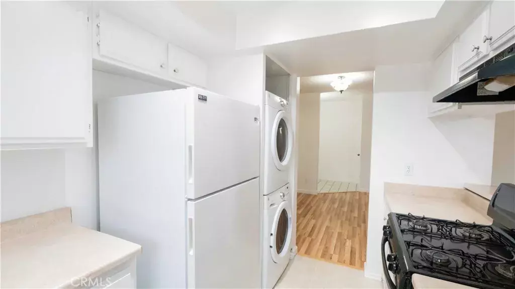 14610 Erwin St #304, Van Nuys, CA 91411