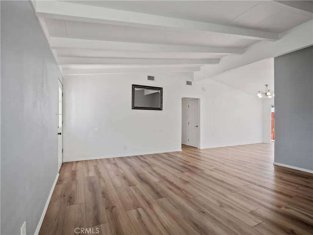 Saugus, CA 91350,27545 Santa Clarita Road