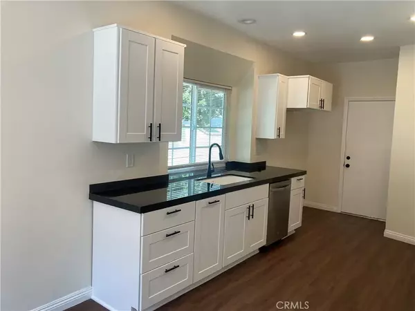 Saugus, CA 91390,28769 Magnolia Way