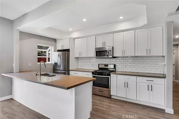 Woodland Hills, CA 91364,4352 Saltillo Street