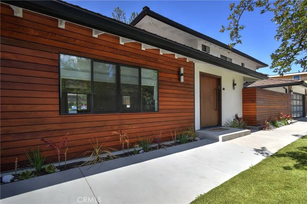 Woodland Hills, CA 91364,4751 Del Moreno Drive