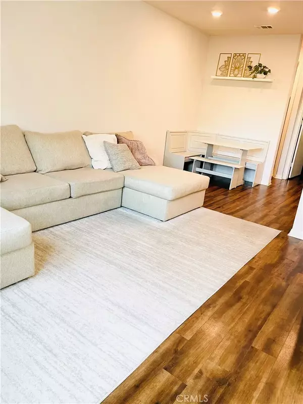 Van Nuys, CA 91405,14120 W Willow Lane